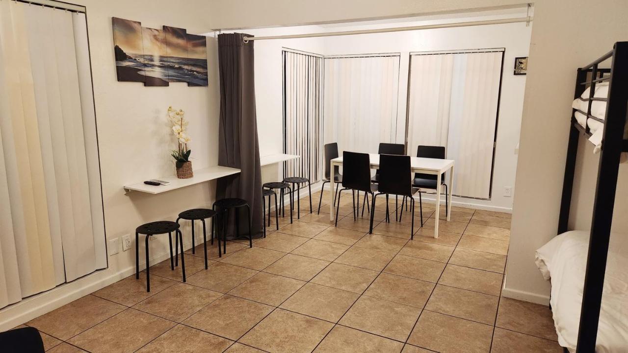 Centrally Located, 4X Queen, 300 Mbps Internet With Backyard! 赫米特 外观 照片